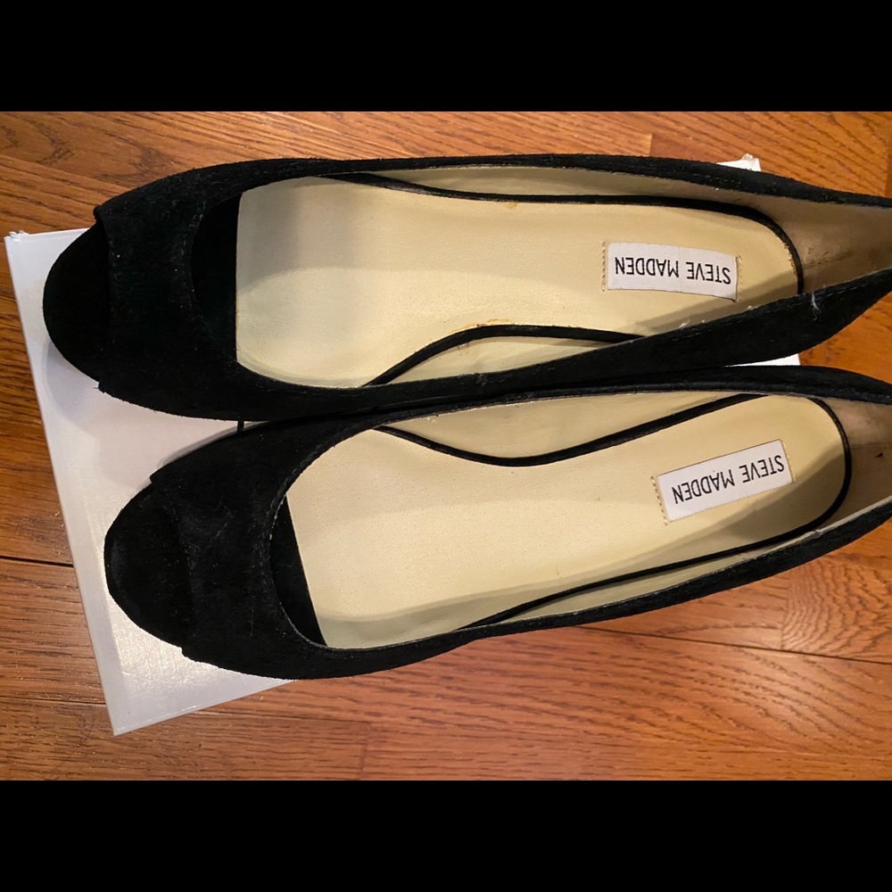Steve Madden Bunni peep toe black suede flats